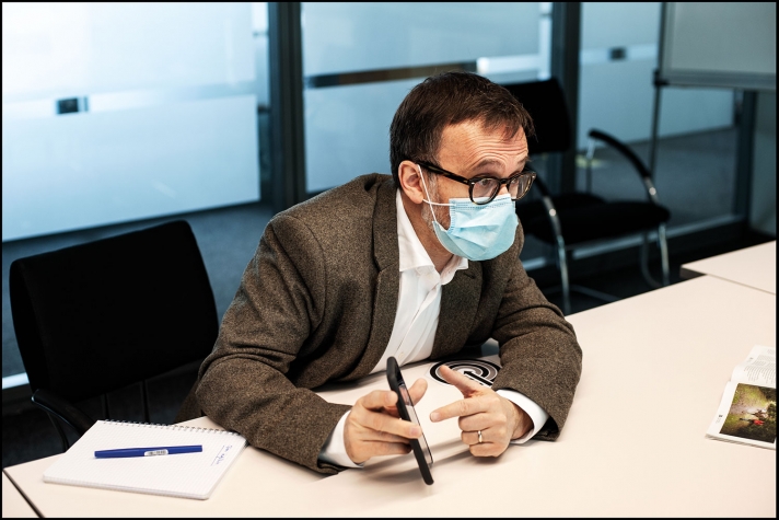 Pour Emmanuel Suard, directeur de la gestion et cogérant d’Arte à Strasbourg : « Arte est à un tournant de son évolution. » Le numérique offre depuis quelques années une grande souplesse pour adapter le visionnage dans tous les pays d’Europe. Il permet d’additionner les publics et d’en assurer le devenir multilingue.