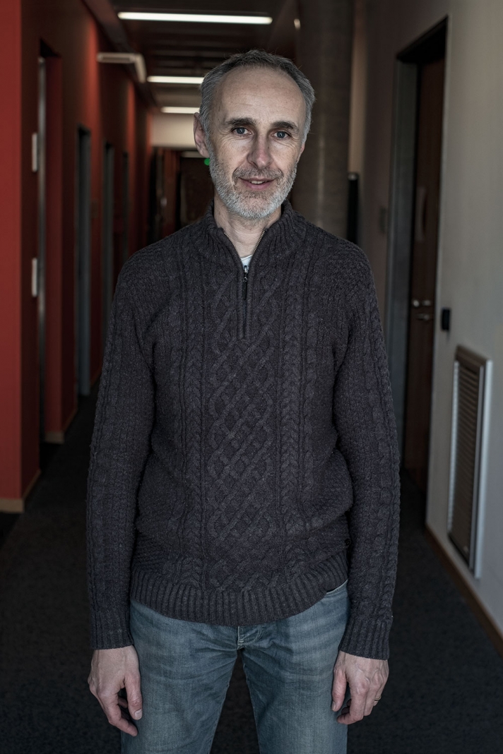 Tous les programmes arrivent sur la plateforme Trafic/Ingest, sorte de gare de triage. « Ils sont visionnés, vérifiés, adaptés, traduits et rediffusés selon le format et le canal souhaité », explique Nicolas Tritz, le responsable.
Un service qui doit s’adapter rapidement à la demande, comme depuis mars 2020, avec les retransmissions en live de concerts captés depuis les salles de spectacle (#OnResteOuvert).