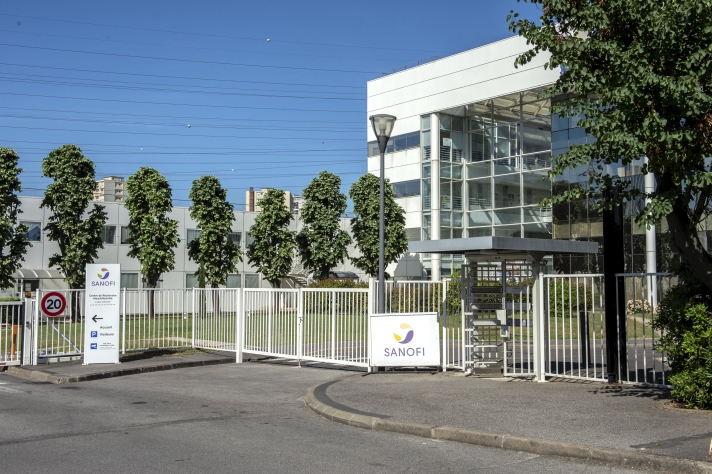Malgré un bénéfice net en très forte hausse en 2020, Sanofi a confirmé, à travers un nouveau PSE, sa décision de supprimer 364 postes de recherche et développement en France.