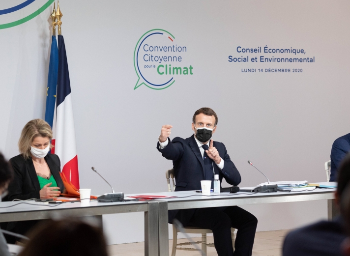 Emmanuel Macron et Barbara Pompili, ministre de la Transition écologique, ont rencontré, le 14 décembre dernier, au Conseil économique, social et environnemental, les membres de la Convention citoyenne pour le climat.