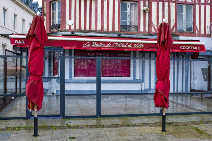 Particulièrement impacté par les mesures de restrictions sanitaires, l’hôtellerie-restauration (740 000 salariés) est sans doute l’un des secteurs où l’activité partielle de longue durée se justifie le plus.