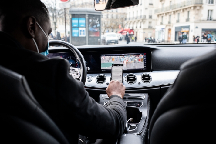 La représentation des chauffeurs de voitures de transport (VTC) et des livreurs – majoritaires parmi les travailleurs des plateformes numériques – devrait enfin être effective grâce aux élections prévues en 2022.