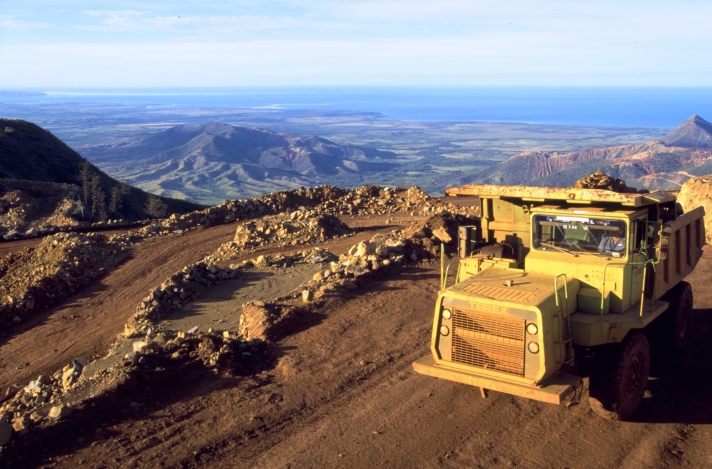 Mine de nickel à ciel ouvert dans la Province Nord de la Nouvelle-Calédonie.