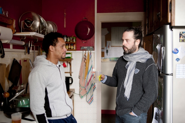 Bruno Régis (à droite), ex-prof devenu préparateur de commandes dans la grande distribution et… prêtre.