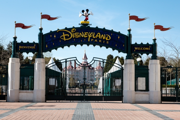 L’organisation et le temps de travail sont au cœur des discussions menées avec les organisations syndicales depuis le début de la crise pour les 14 620 salariés du site Disneyland Paris.
