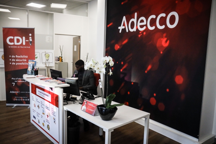 Selon Prism’emploi, 65 000 ETP (contrats de travail temporaire et CDI intérimaires) ont été détruits entre mars 2019 et mars 2021, soit une baisse de 8,7 % en deux ans.